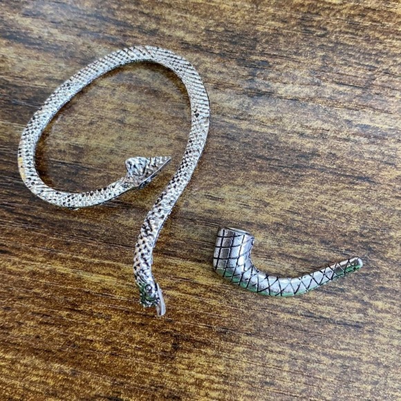 SINGLE Rustic Silver Snake Loop Around Stud Earring - Picture 4 of 7
